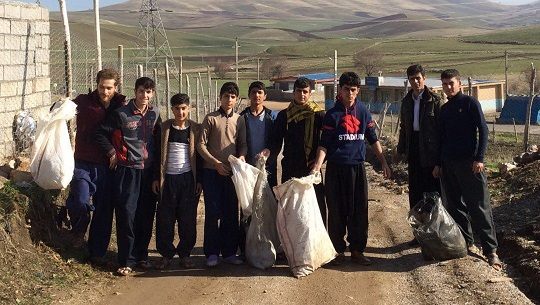 3-روستای پیروزه در شهرستان روانسر از زباله پاکسازی شد